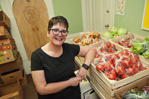 volunteer at food bank